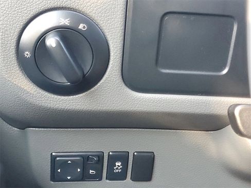 Used 2019 Nissan NV 3500 S image 25