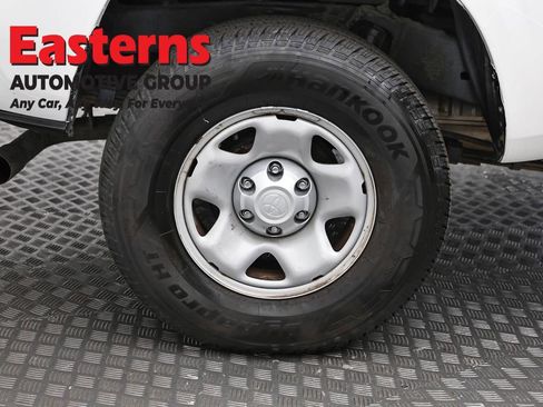 Used 2019 Toyota Tacoma SR image 28