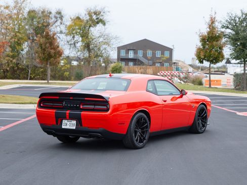 Used 2023 Dodge Challenger SRT Hellcat w/ Driver Convenience Group image 7