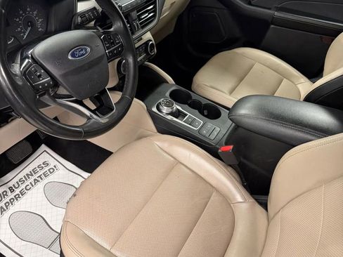 Used 2022 Ford Escape SEL image 15