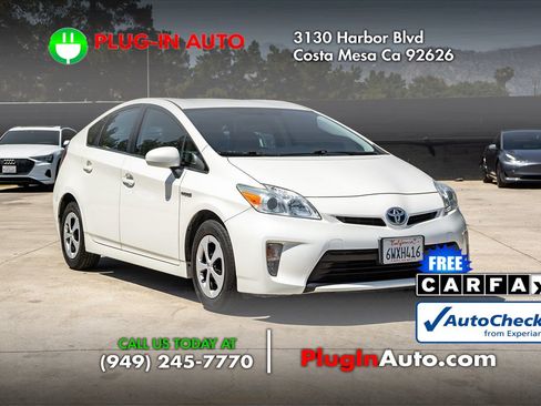 Used 2012 Toyota Prius Three w/ Preferred Accessory Pkg FWD image 4