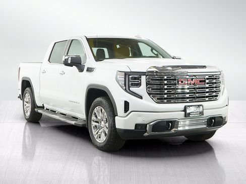 Used 2022 GMC Sierra 1500 Denali w/ Technology Package AWD/4WD image 8