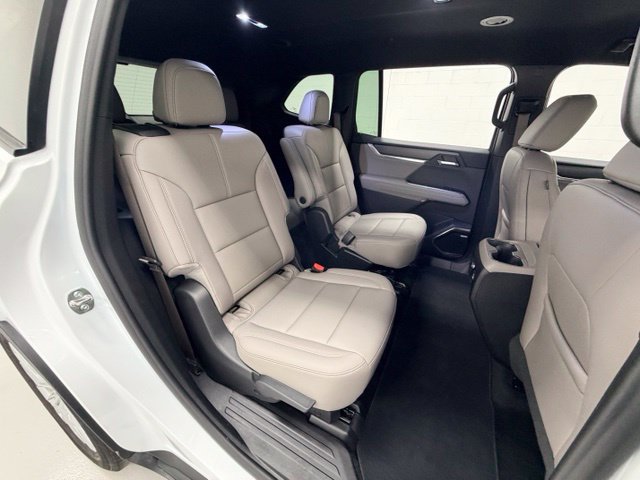 Certified 2026 GMC Acadia Elevation w/ Elevation Premium Package AWD/4WD image 22