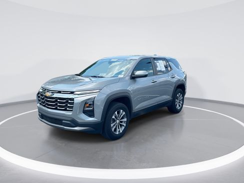 Used 2025 Chevrolet Equinox LT FWD image 5