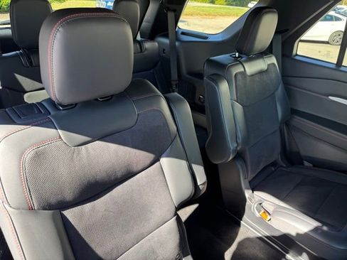 Used 2025 Ford Explorer ST w/ Sun And Sound Package image 29