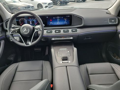 New 2026 Mercedes-Benz GLS 450 4MATIC image 15