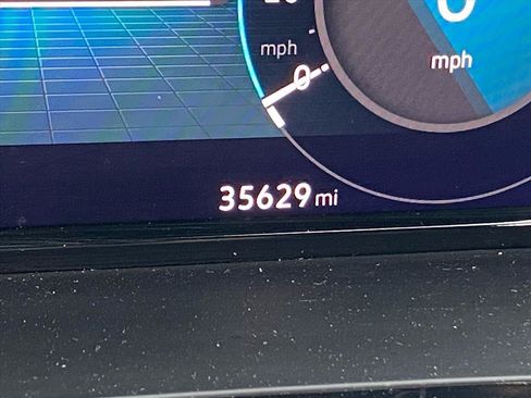 Certified 2024 Volkswagen Atlas Cross Sport SE image 12