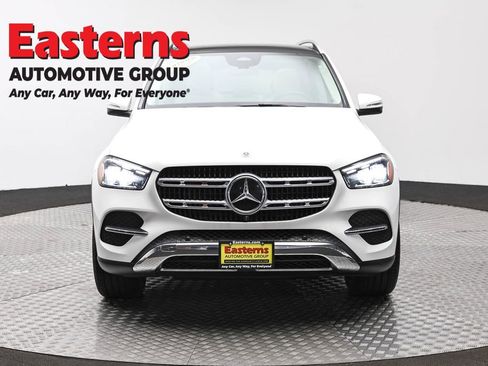 Used 2025 Mercedes-Benz GLE 450e 4MATIC image 2