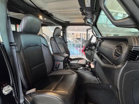 Used 2023 Jeep Gladiator Overland image 4