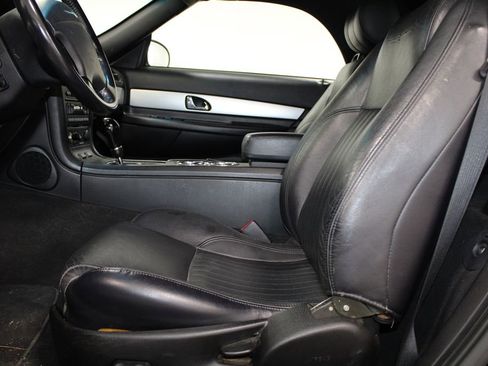 Used 2005 Ford Thunderbird image 17