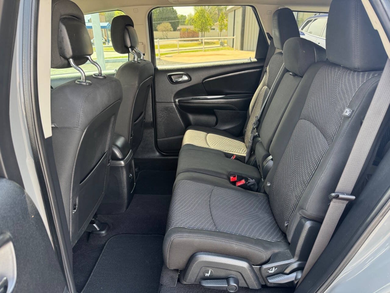 Used 2020 Dodge Journey SE w/ SE Popular Equipment Group FWD image 17