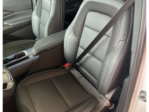 Used 2024 Chevrolet Equinox EV LT FWD image 5