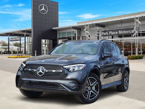 Certified 2025 Mercedes-Benz GLC 300 4MATIC image 2