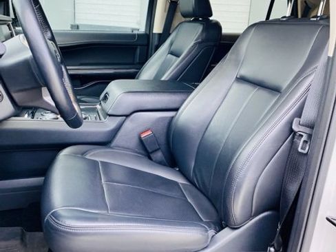 Used 2024 Ford Expedition XLT image 10