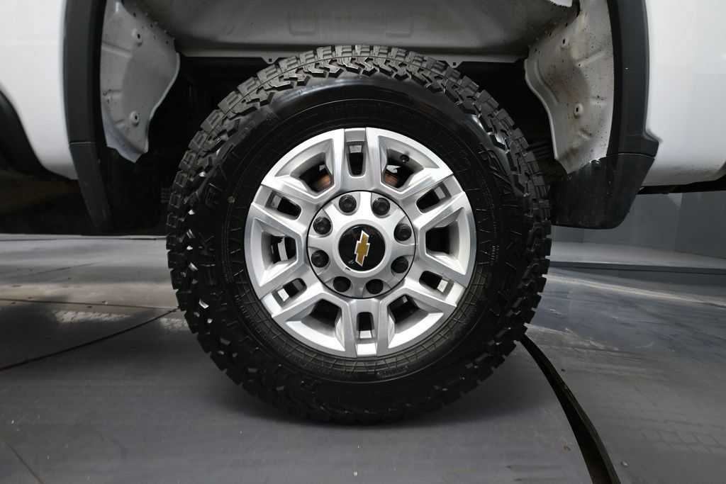 Used 2022 Chevrolet Silverado 2500 LT AWD/4WD image 10