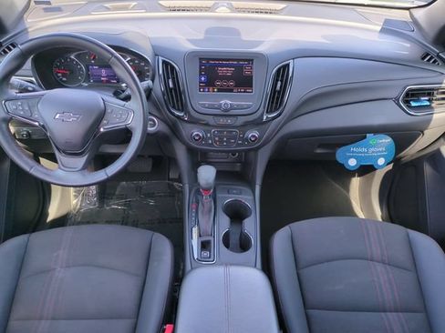 Certified 2023 Chevrolet Equinox RS FWD image 17