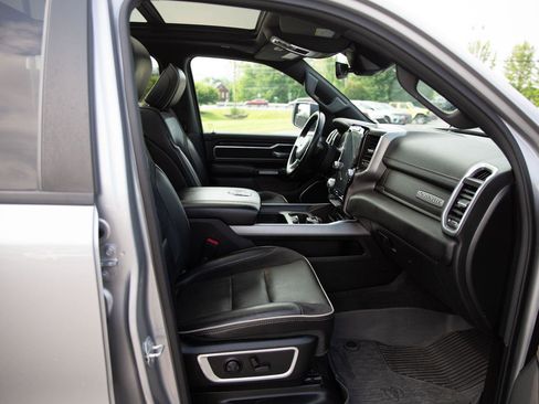 Used 2023 RAM 1500 Laramie AWD/4WD image 26