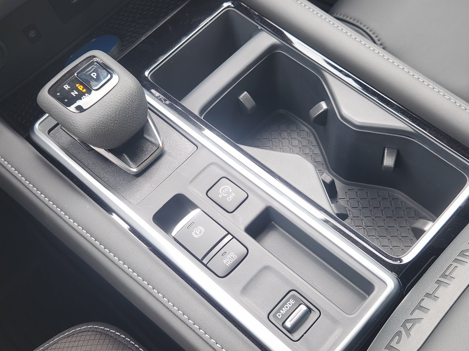 New 2026 Nissan Pathfinder SL FWD image 19