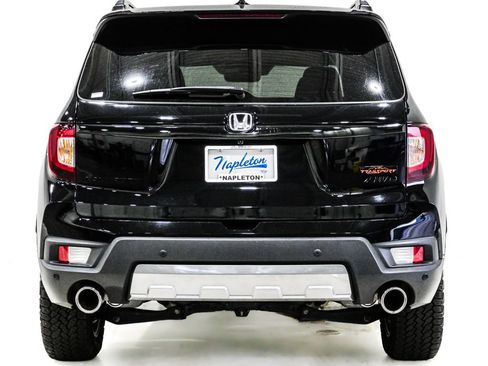Used 2025 Honda Passport TrailSport image 8