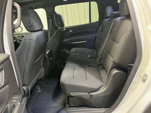 Used 2025 Chevrolet Traverse LT w/ Sun and Wheel Package image 27