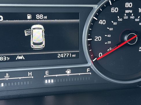 Used 2023 Kia Sorento LX image 10