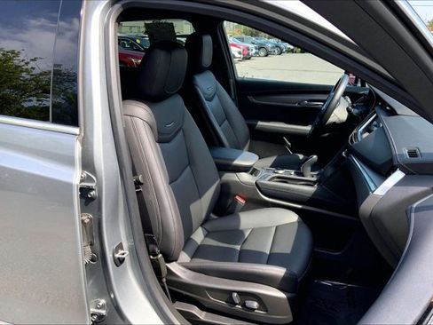 Used 2023 Cadillac XT5 Luxury AWD/4WD image 6
