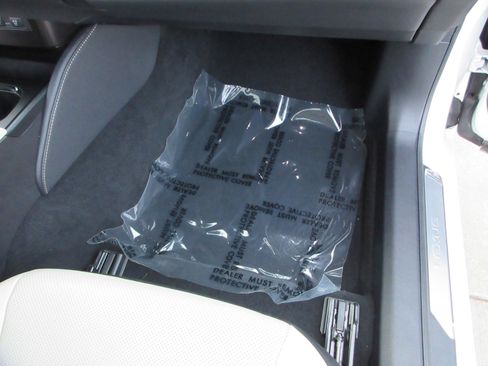 Used 2025 Lexus ES 300h w/ Premium Package image 26