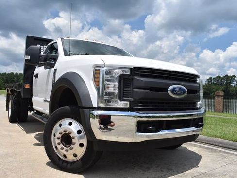 Used 2019 Ford F550 2WD Regular Cab Super Duty image 1