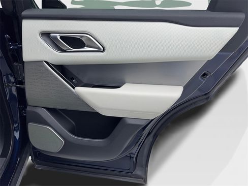 Used 2021 Land Rover Range Rover Velar R-Dynamic S image 42