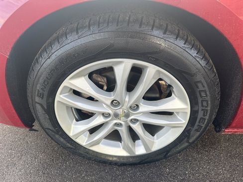 Used 2017 Chevrolet Malibu LT image 31