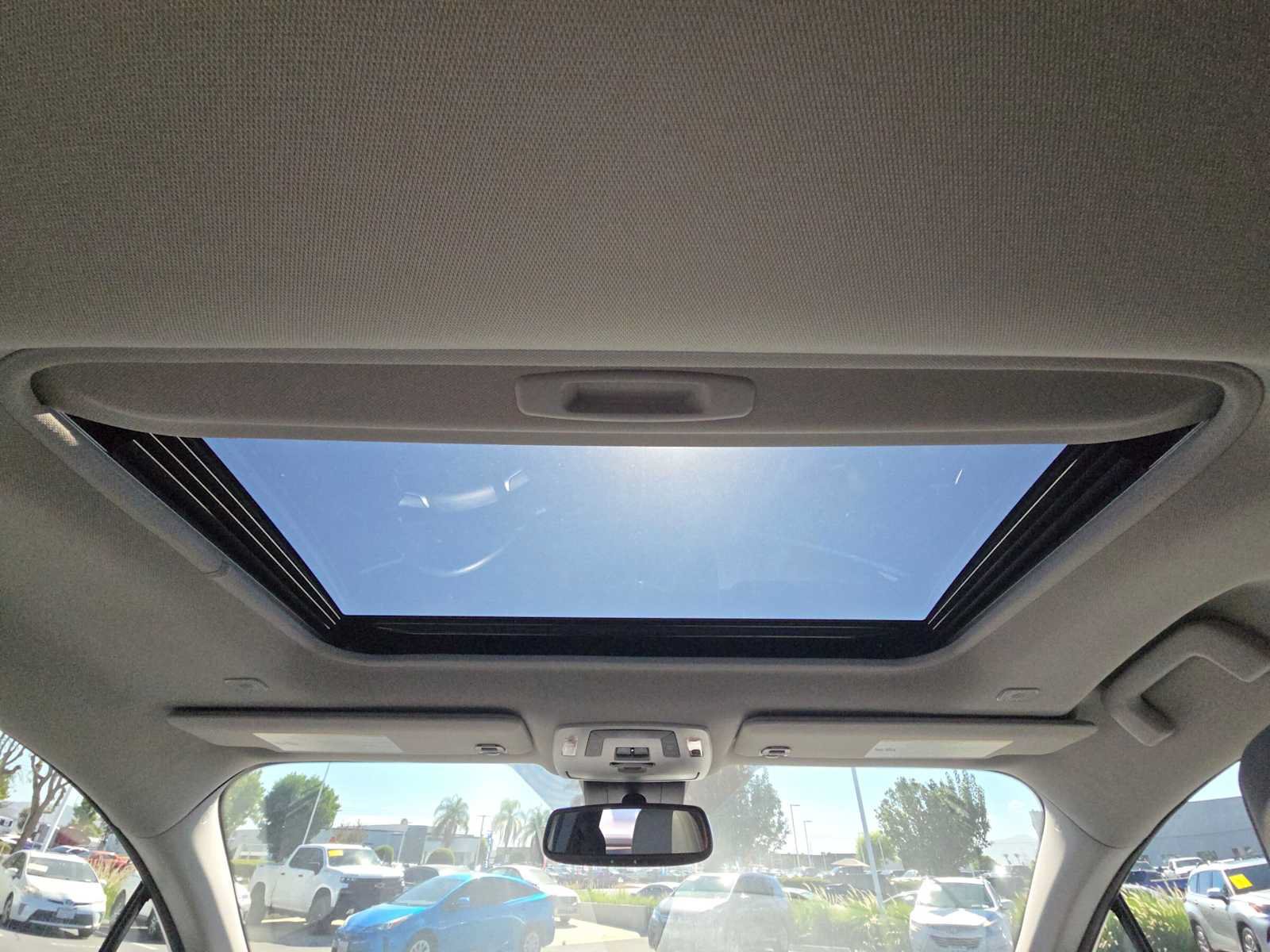 Certified 2026 Toyota Sienna XLE FWD image 21