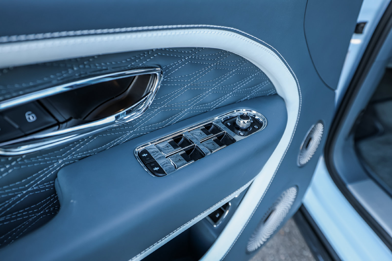 Certified 2026 Bentley Bentayga Speed AWD/4WD image 25