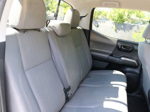 Used 2016 Toyota Tacoma SR5 w/ SR5 Appearance Package (SN) RWD image 16