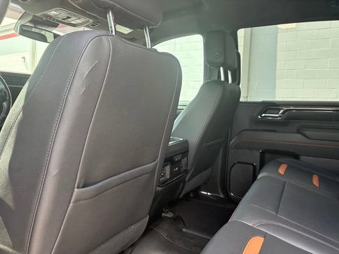 Used 2024 GMC Sierra 2500 AT4 w/ AT4 Preferred Package AWD/4WD image 12