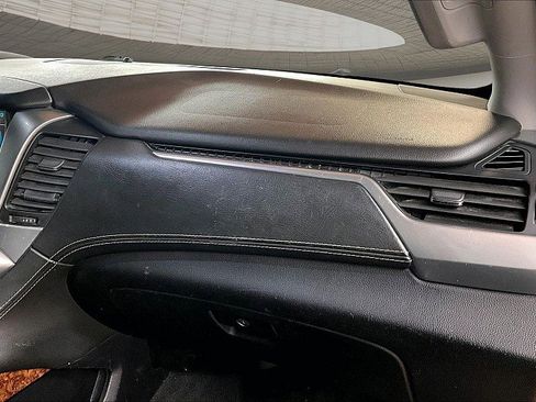 Used 2019 Chevrolet Tahoe Premier RWD image 24