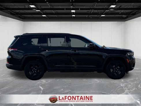 Used 2024 Jeep Grand Cherokee L Altitude AWD/4WD image 6
