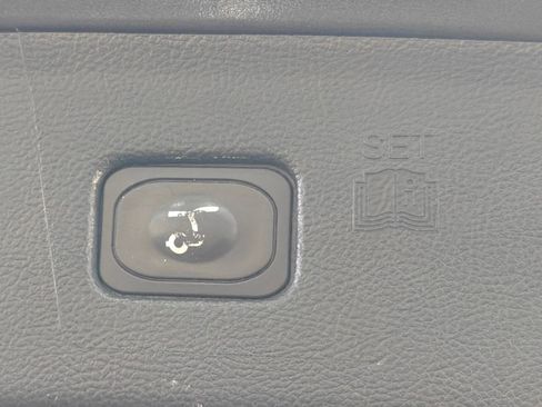 Used 2019 Ford Edge ST w/ Cold Weather Package AWD/4WD image 37