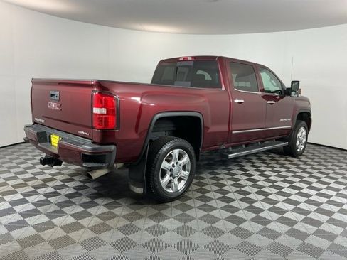 Used 2017 GMC Sierra 2500 Denali image 4