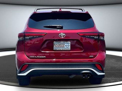 Used 2021 Toyota Highlander XSE FWD image 5