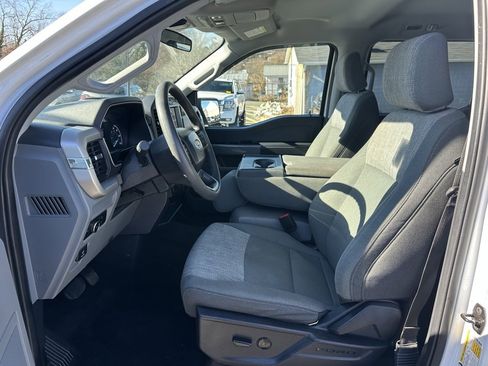 Used 2023 Ford F150 XLT image 12