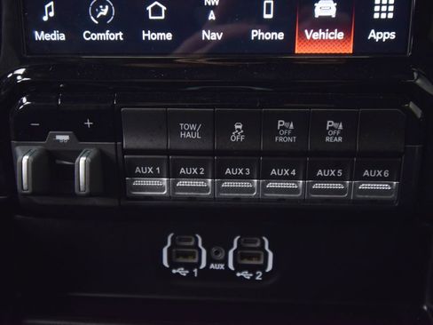 Used 2024 RAM 3500 Big Horn w/ Night Edition image 34