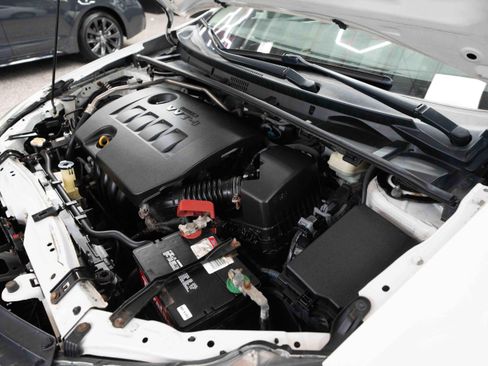 Used 2015 Toyota Corolla LE FWD image 32