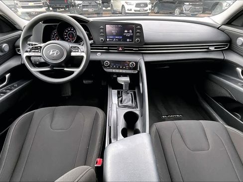 Used 2023 Hyundai Elantra SEL image 13
