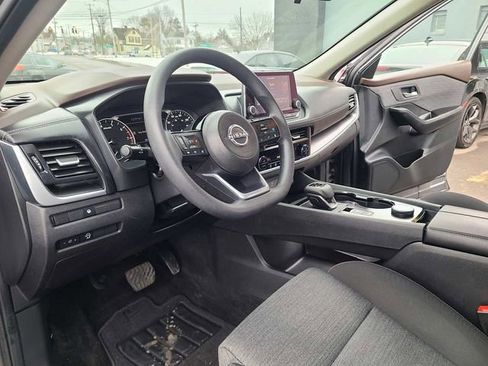 Used 2023 Nissan Rogue SV image 12
