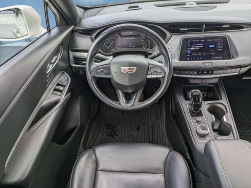 Used 2020 Cadillac XT4 Premium Luxury w/ Driver Awareness Package AWD/4WD image 17