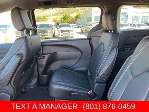 New 2026 Chrysler Pacifica Select FWD image 17