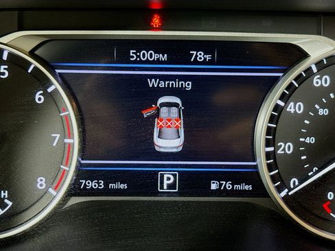 Used 2025 Nissan Sentra SR image 16