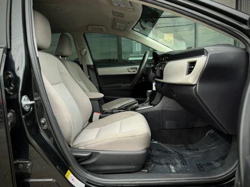 Used 2016 Toyota Corolla LE FWD image 17