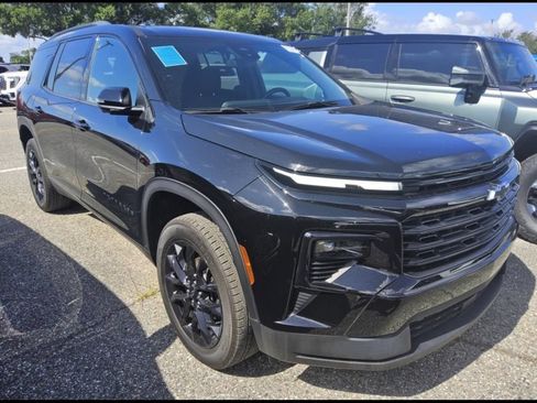 Used 2024 Chevrolet Traverse LT w/ Midnight/Sport Edition FWD image 2