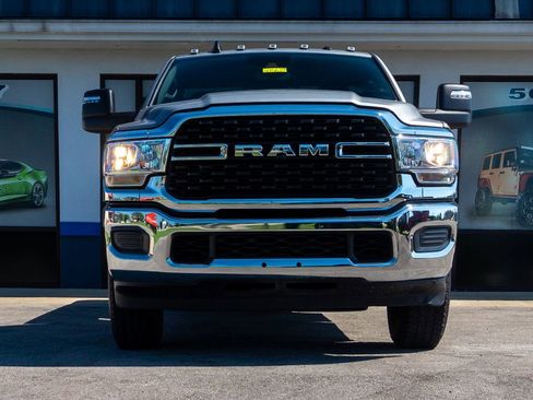 Used 2024 RAM 2500 Tradesman w/ Safety Group image 10